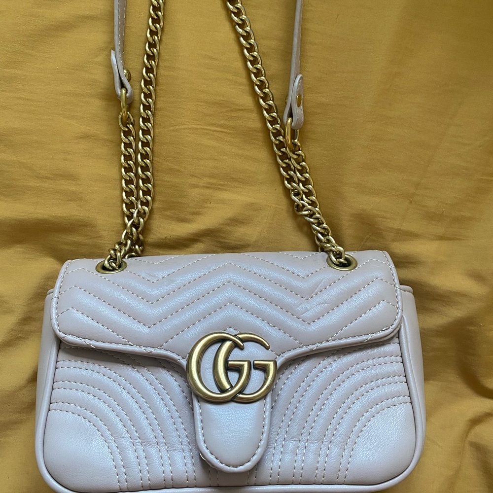 GG gold logo chain purse